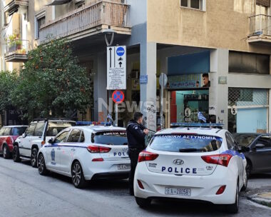 Θρίλερ στην Ιπποκράτους: Νεκρός 98χρονος σε διαμέρισμα – «Τον σκότωσα» φώναζε η κόρη του