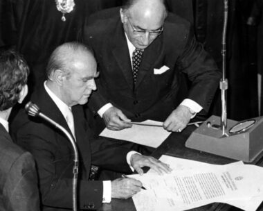Ο Κωνσταντίνος Καραμανλής με τον Κωνσταντίνο Τσάτσο