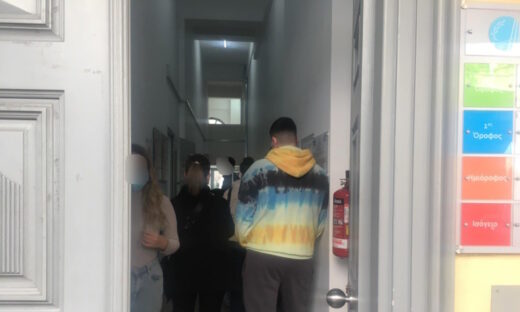 Πάτρα: Ουρές από συμφοιτητές του 20χρονου για να τους χορηγηθούν φάρμακα για τη μηνιγγίτιδα – Έχουν μοιραστεί πάνω από 200 χάπια