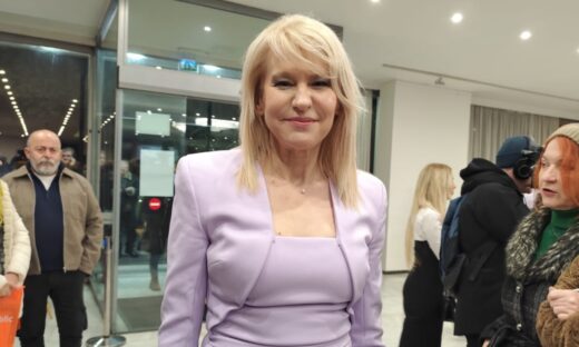 Θεοδώρα Τζάκρη
