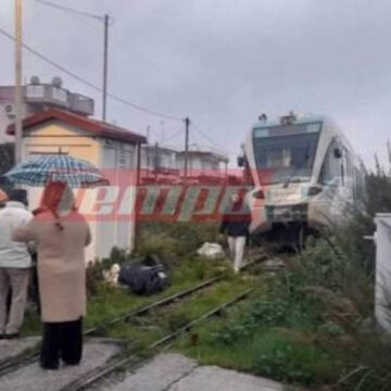 Πάτρα: Τρένο συγκρούστηκε με αυτοκίνητο – Με ελαφρά τραύματα ο οδηγός