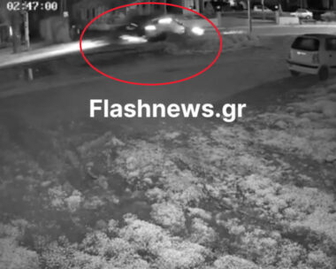 Χανιά: Η στιγμή της φονικής σύγκρουσης – Τα δύο αυτοκίνητα εκσφενδονίζονται σε αντίθετες κατευθύνσεις