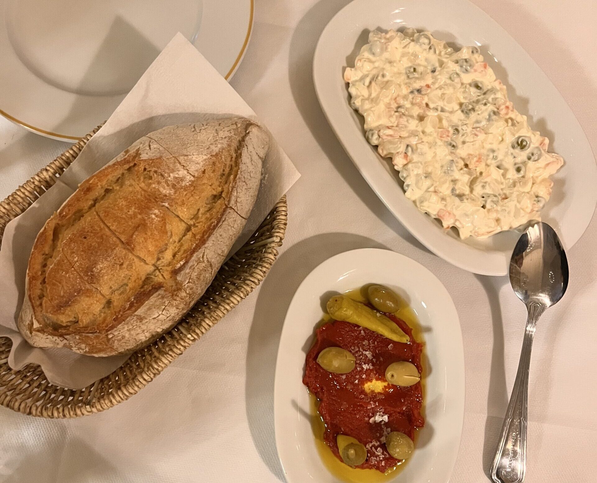 12 Πιάτα