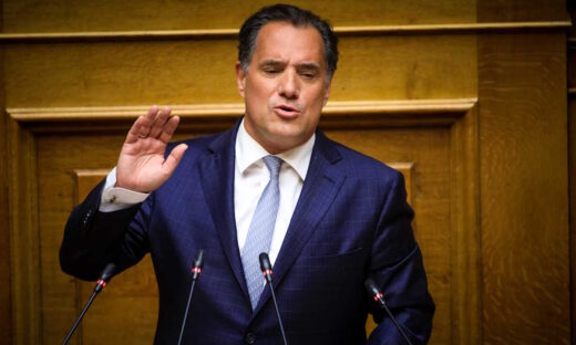 Ο Άδωνις Γεωργιάδης στο βήμα της Βουλής στη συζήτηση του νομοσχεδίου του Υπουργείου Υγείας «Αναμόρφωση του Εθνικού Συστήματος Τραύματος»