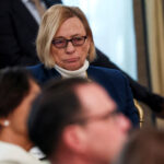 Η κυβερνήτης του Μέιν Τζένετ Μιλς