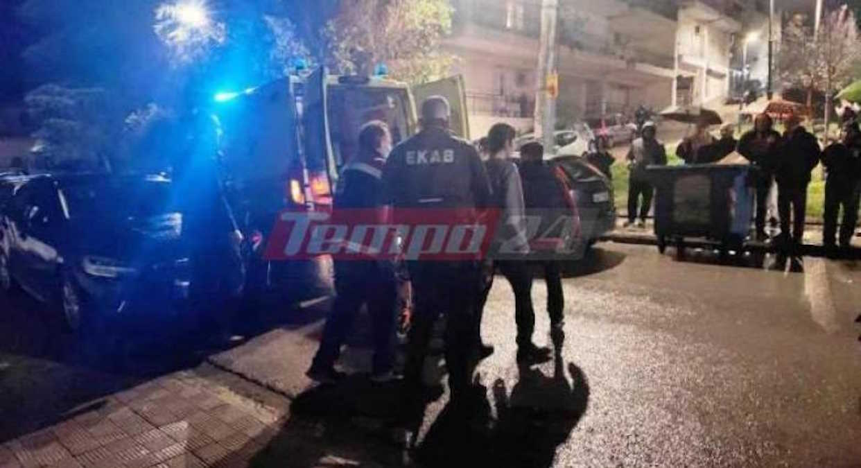 Πάτρα: Μαχαίρι – σπάθα, σπαθιά και ξύλινη πιστόλα στο σπίτι του 67χρονου που μαχαίρωσε τον 43χρονο γείτονά του