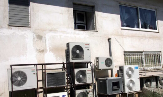 Από εδώ μπήκαν στην τράπεζα οι διαρρήκτες - (ΦΩΤΟ ΑΠΕ ΜΠΕ)