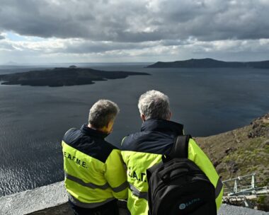 Κλιμάκιο της ΕΑΓΜΕ κάνει αυτοψία στη Σαντορίνη