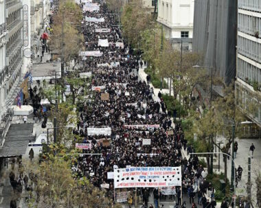 Συλλαλητήριο στην Αθήνα, με βασικό αίτημα να αποδοθεί δικαιοσύνη για την τραγωδία των Τεμπών