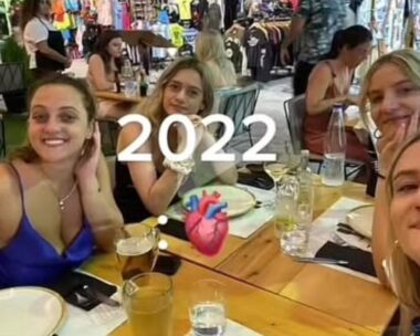 Ανάρτηση Facebook / Η Αναστασία Πλακιά με τις αδελφές και την ξαδέλφη της