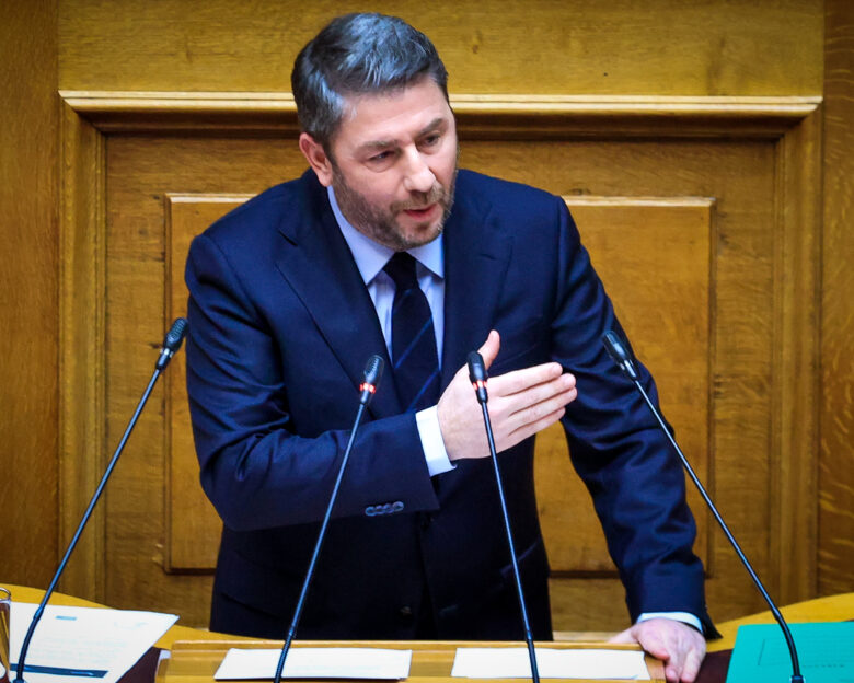 Ανδρουλάκης: «Μεγάλο συγκριτικό μου πλεονέκτημα απέναντι σας είναι η εντιμότητα μου, κ. Μητσοτάκη»