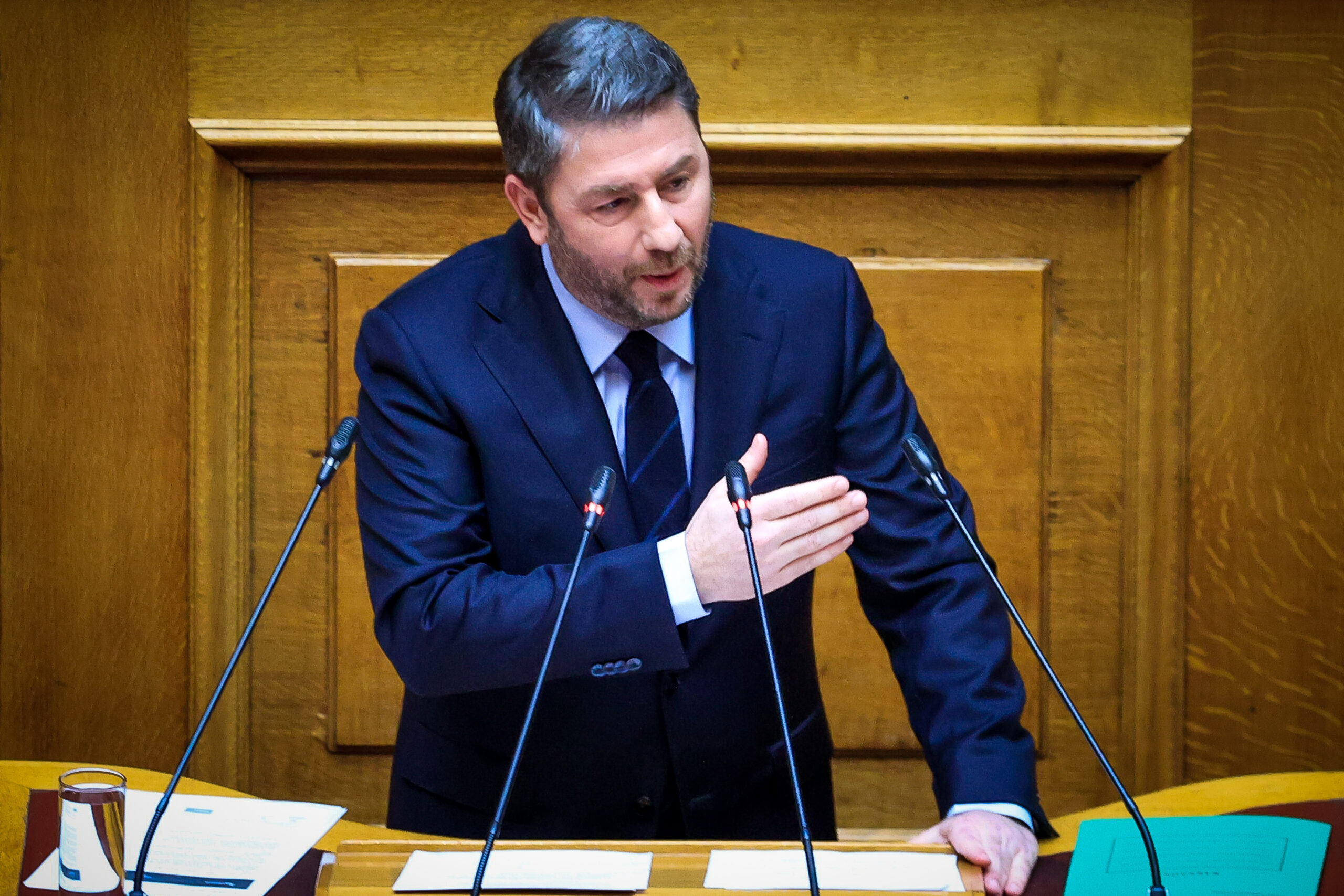 Ο Νίκος Ανδρουλάκης στη Βουλή 
(ΓΙΩΡΓΟΣ ΚΟΝΤΑΡΙΝΗΣ