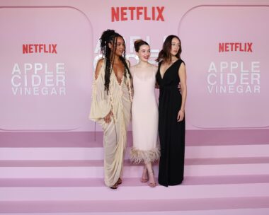 Οι Aisha Dee, Kaitlyn Dever, Alycia Debnam-Carey στην παγκόσμια πρεμιέρα της σειράς «Μηλόξιδο» - Photo by Don Arnold