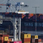 Containers από την Κίνα στο λιμάνι του Λος Άντζελες