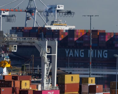 Containers από την Κίνα στο λιμάνι του Λος Άντζελες