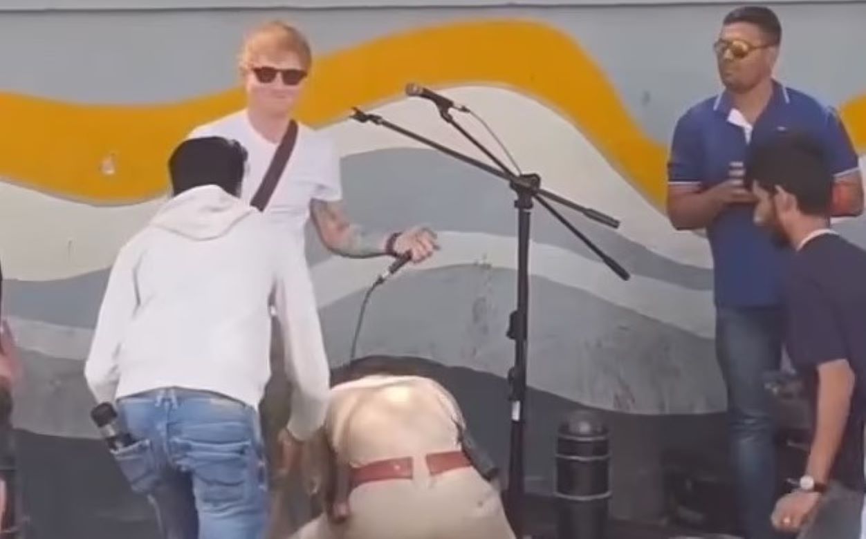 Ed Sheeran: Αστυνομικός τράβηξε τις πρίζες και διέκοψε live του στην Ινδία – Δεν τον αναγνώρισε