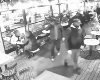 Βίντεο – ντοκουμέντο από τη δράση του κυκλώματος που εκβίαζε καταστηματάρχες στο κέντρο της Αθήνας