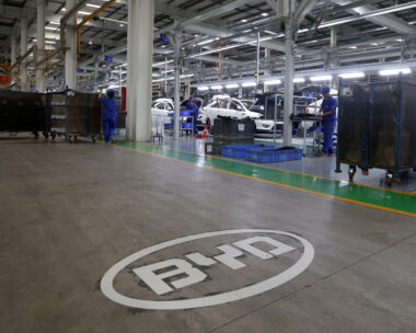 Εργοστάσιο της αυτοκινητοβιομηχανίας BYD στην Κίνα