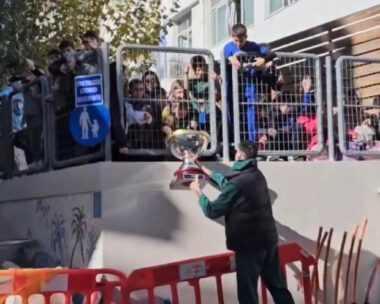 Ο Γιώργος Καλαϊτζάκης στο δημοτικό που πήγαινε