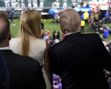 Ιβάνκα Τραμπ και Ντόναλντ Τραμπ στο Super Bowl - AP Photo
