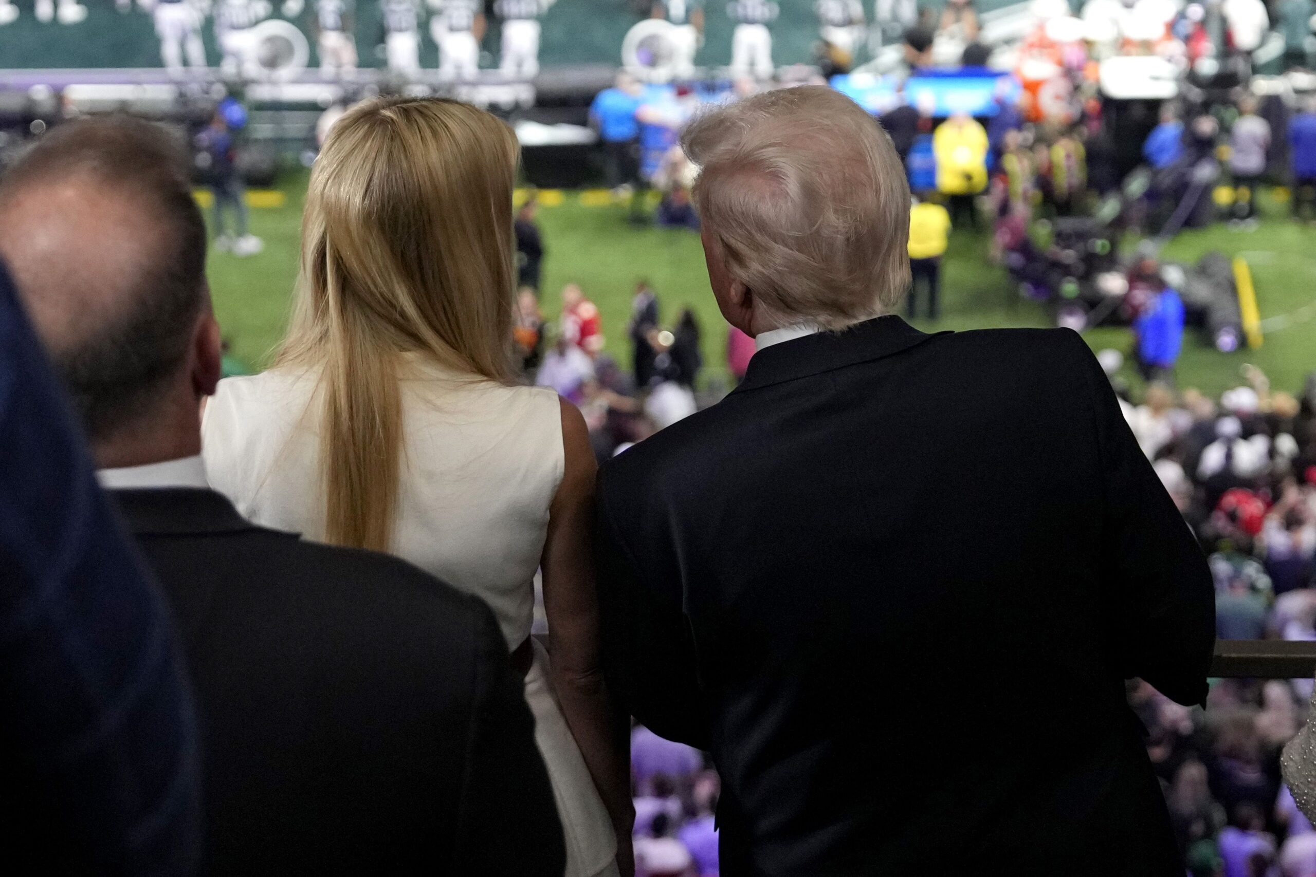 Ιβάνκα Τραμπ και Ντόναλντ Τραμπ στο Super Bowl - AP Photo