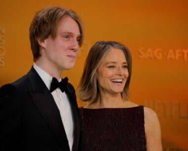 Η Jodie Foster και ο γιος της Charlie Foster στα 31α Βραβεία SAG