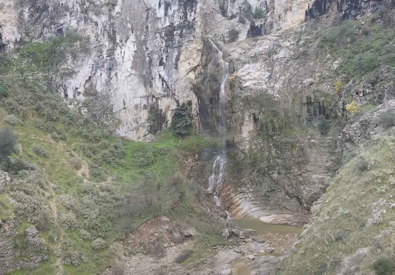 Αιτωλοακαρνανία: Ο άγνωστος καταρράκτης στο φαράγγι της Κλεισούρας που σχηματίζεται μετά από βροχή