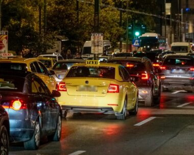 Αυτοκίνητα στους δρόμους