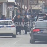 Συναγερμός στη Λάρισα: Ταμπουρωμένος άνδρας με χειροβομβίδα σε ξυλουργείο μετά από διπλό έγκλημα