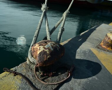 Δεμένα τα πλοία στα λιμάνια λόγω της 24ωρης απεργίας της ΠΝΟ