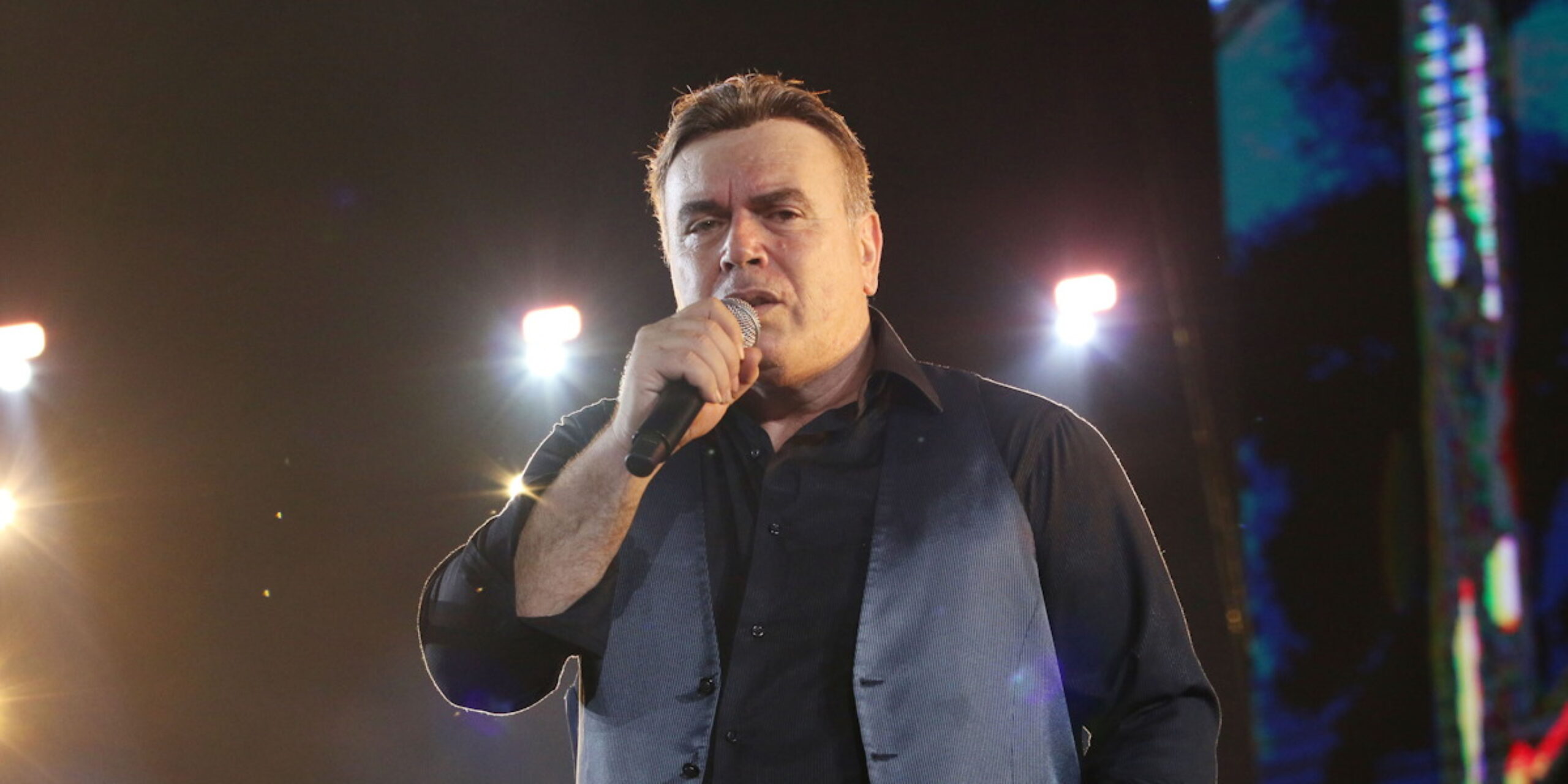 Ο Μανώλης Λιδάκης