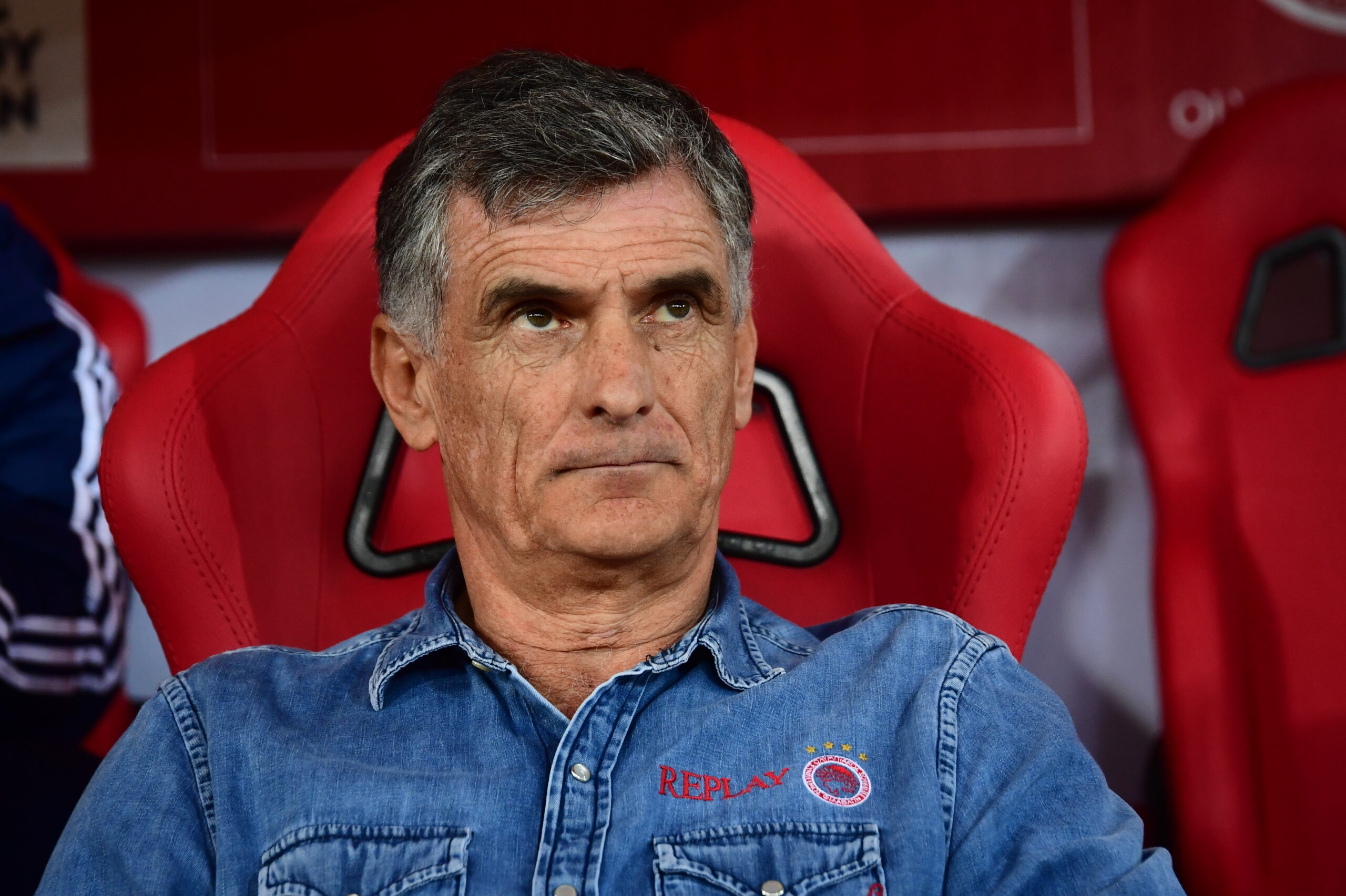 Ο Μεντιλίμπαρ στον πάγκο του Ολυμπιακού