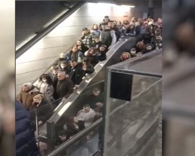 Πορεία για τα Τέμπη στο Σύνταγμα: Το αδιαχώρητο στο Μετρό και στον ΗΣΑΠ – Απίστευτες εικόνες από τη μεταφορά των διαδηλωτών