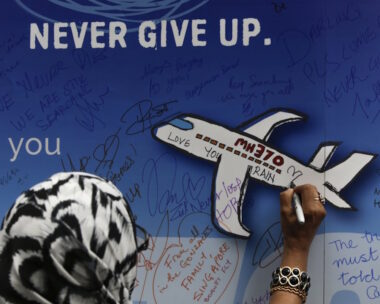 Γκράφιτι για τη μοιραία πτήση MH370
