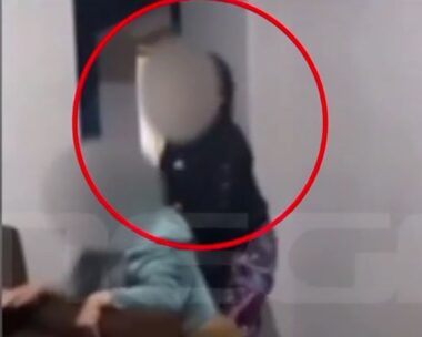 Καρέ από το βντεο του MEGA από τον άγριο ξυλοδαρμό στη Νίκαια