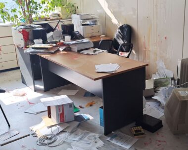 Επίθεση κουκουλοφόρων στο γραφείο καθηγητή του ΕΚΠΑ