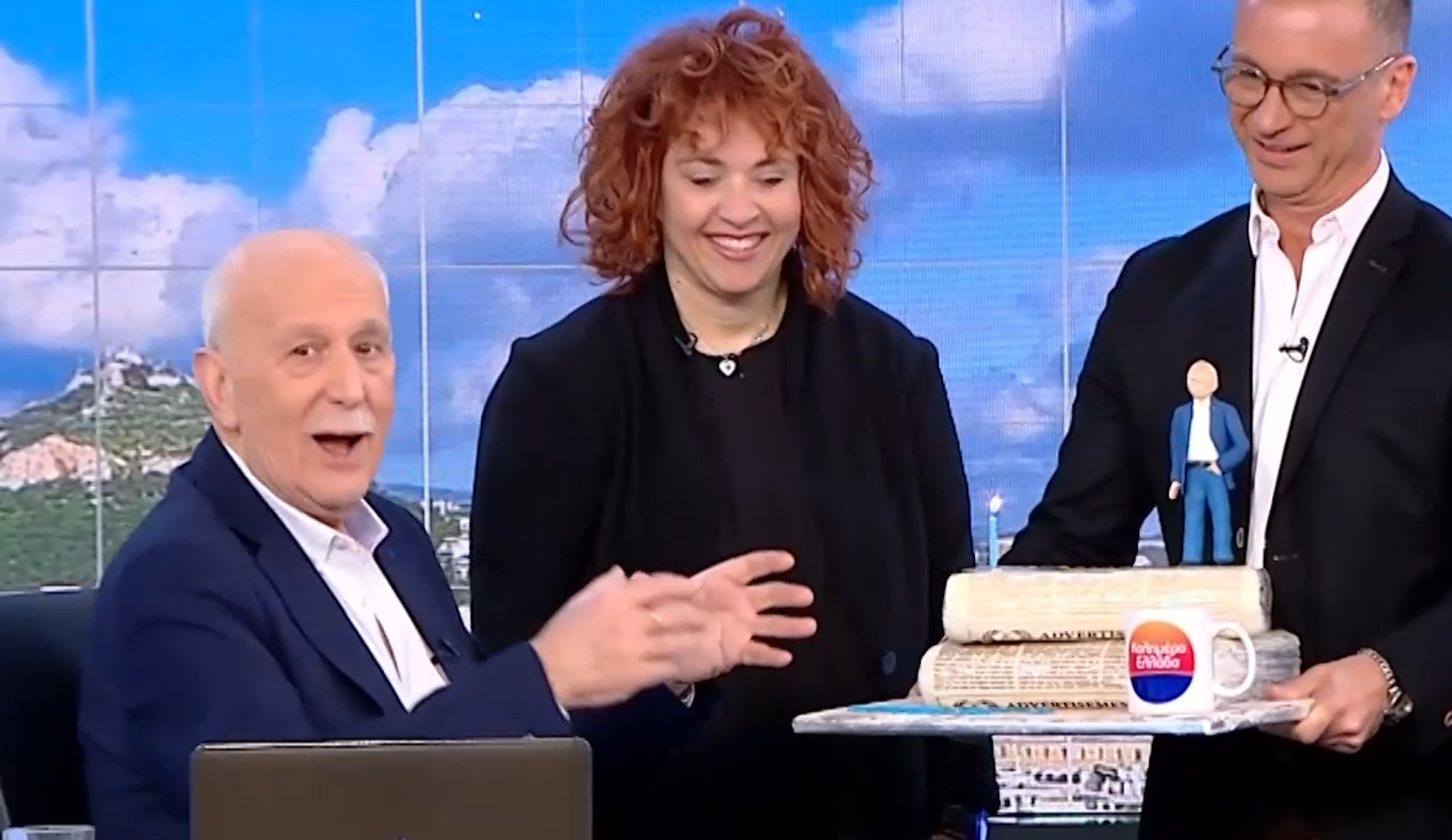Γιώργος Παπαδάκης: Γενέθλια με τούρτα στο στούντιο και αναφορά στην σύζυγό του – «Είναι το στήριγμά μου»