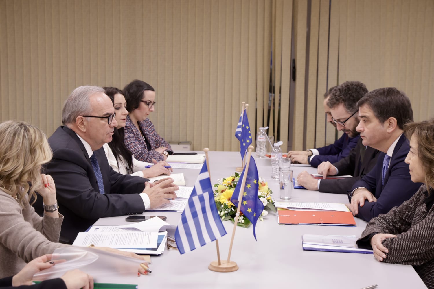 Φίτο (Κομισιόν): Η Ελλάδα πρέπει να καταβάλει κάθε προσπάθεια για την επίσπευση της χρήσης των ευρωπαϊκών κονδυλίων