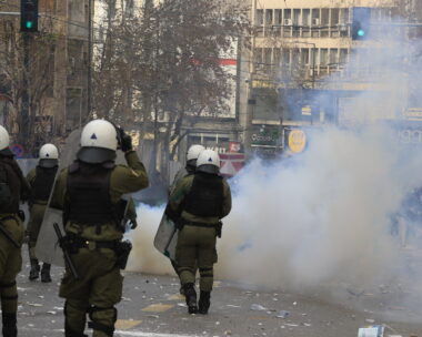 Τραυματίστηκε φωτορεπόρτερ στα επεισόδια στο Σύνταγμα