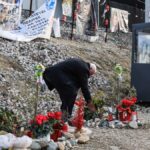 Μνημείο στο σημείο της σύγκρουσης των τρένων στα Τέμπη