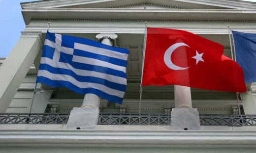 Η ελληνική και η τουρκική σημαία