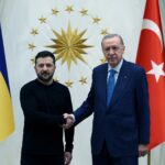 Ο Ουκρανός πρόεδρος Βολοντίμιρ Ζελένσκι και ο Τούρκος ομόλογός του Ρετζέπ Ταγίπ Ερντογάν