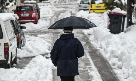 Τα πάντα έχουν καλυφθεί από χιόνια