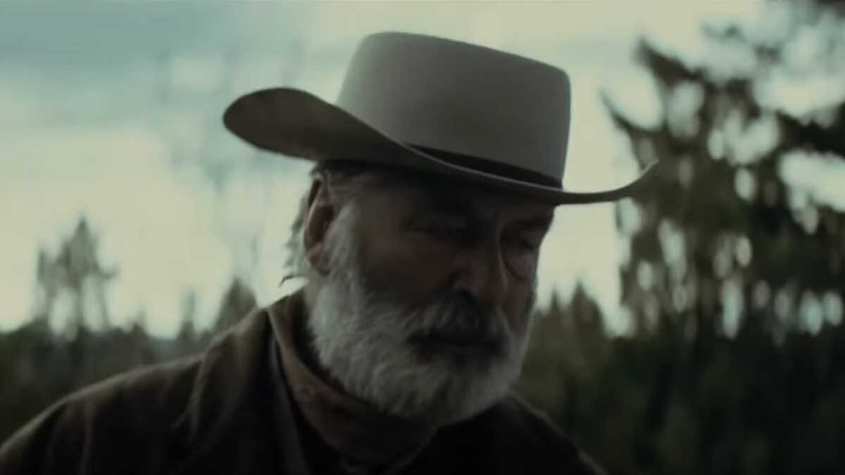 Ο Alec Baldwin σε σκηνή της ταινίας «Rust»
