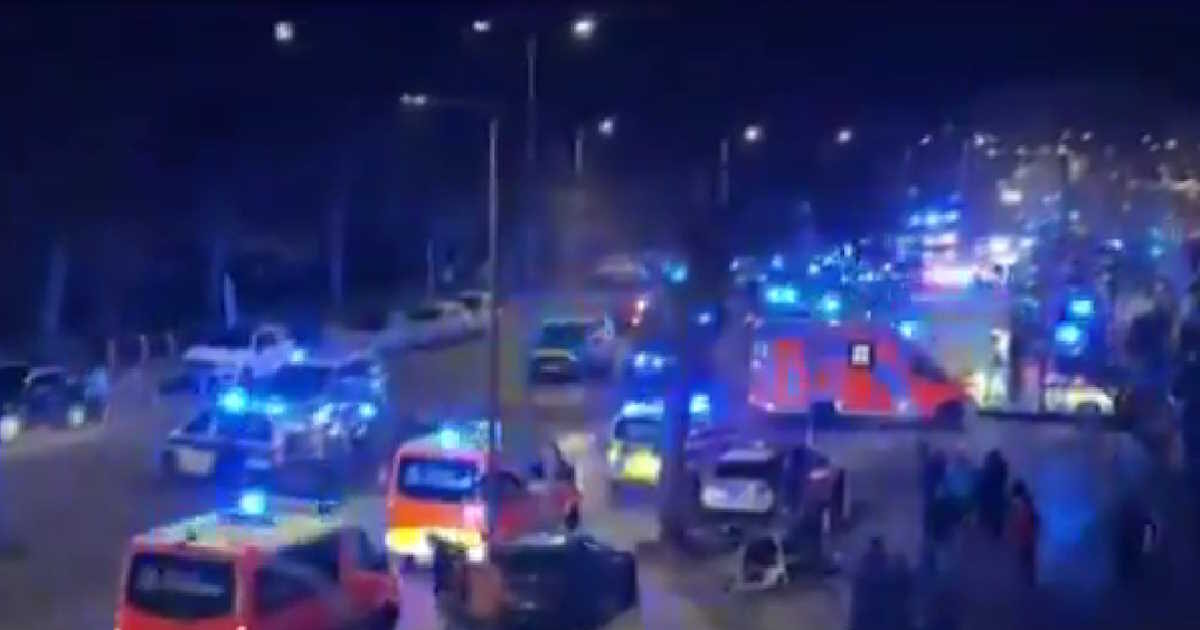 Berlin: car fell on the world – reports of injuries