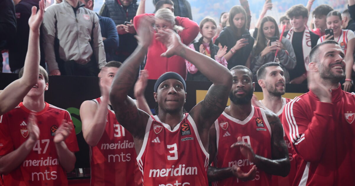 Red Star players were stored by fans in the SEF despite the win over Olympiacos