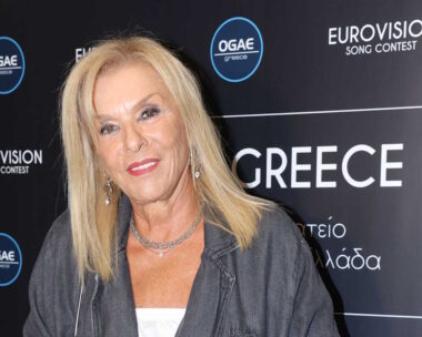 Η Δάφνη Μπόκοτα στην εκδήλωση για τα 20 χρόνια του «My number one» της Έλενας Παπαρίζου
