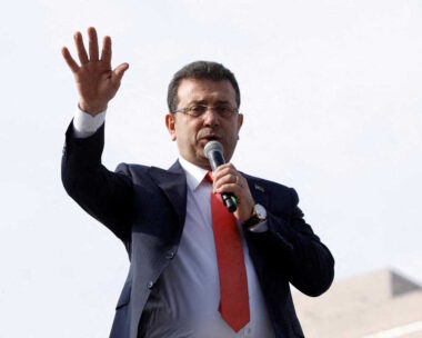 Ο δήμαρχος της Κωνσταντινούπολης, Ekrem Imamoglu, από το Ρεπουμπλικανικό Λαϊκό Κόμμα (CHP) της αξιωματικής αντιπολίτευσης
