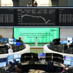 Δείκτες τιμών των γερμανικών μετοχών απεικονίζονται στο χρηματιστήριο της Φρανκφούρτης