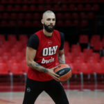 Ο Εβάν Φουρνιέ σε προπόνηση του Ολυμπιακού